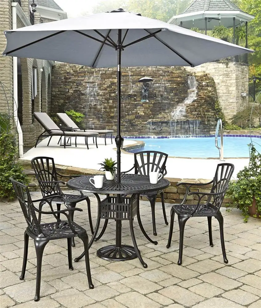 Largo 5PC Dining Set w/ Umbrella