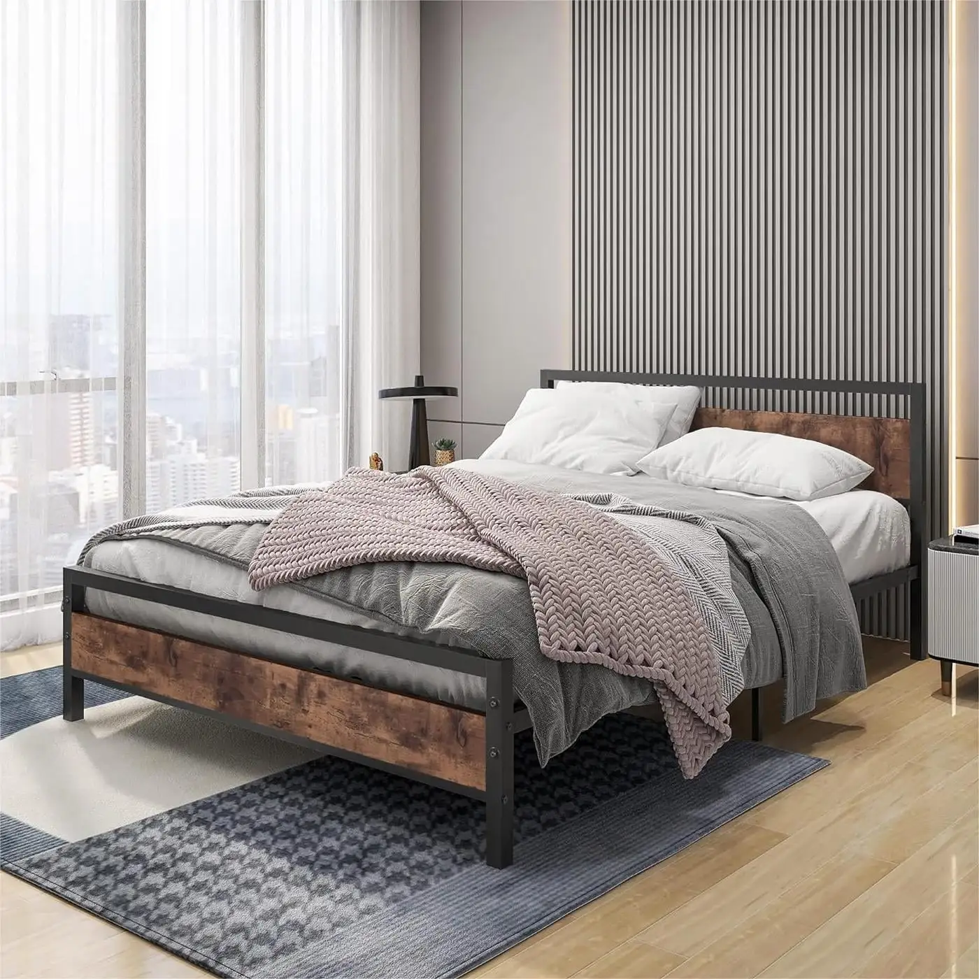 Queen Size Metal Platform Bed Frame with Square Frame Wooden Headboard&Footboard. Retro